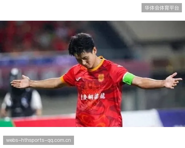 U23国脚与明星女儿的爱情故事：余望与李明大女儿李衍慧的官宣之美